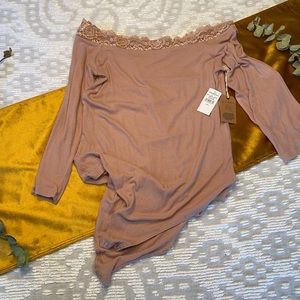 Off the shoulders Lace detail bodysuit